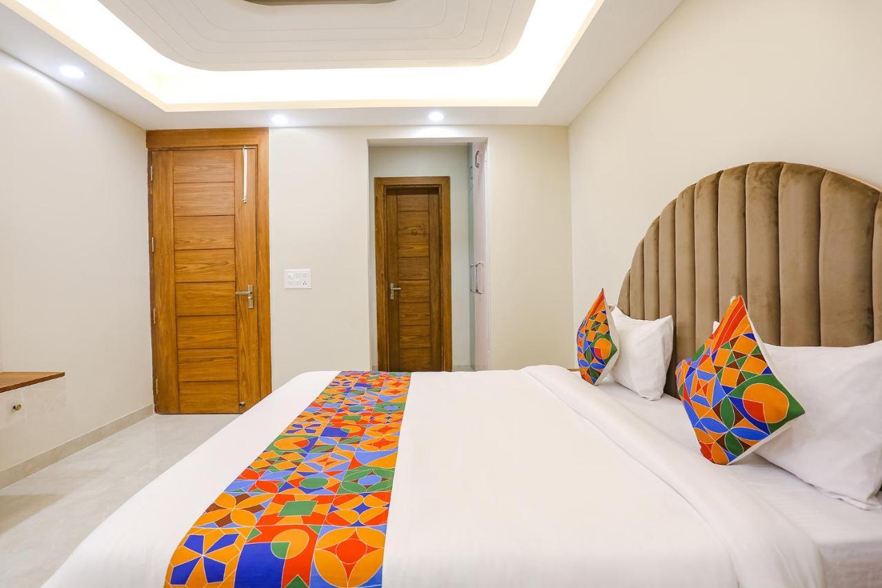 Fabhotel Raahi Retreat Gurgaon Bagian luar foto