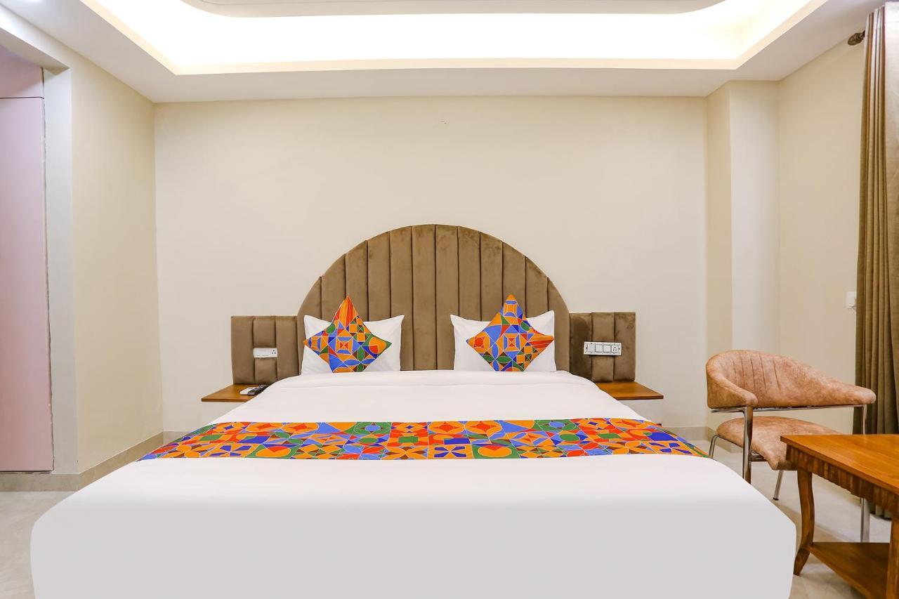 Fabhotel Raahi Retreat Gurgaon Bagian luar foto