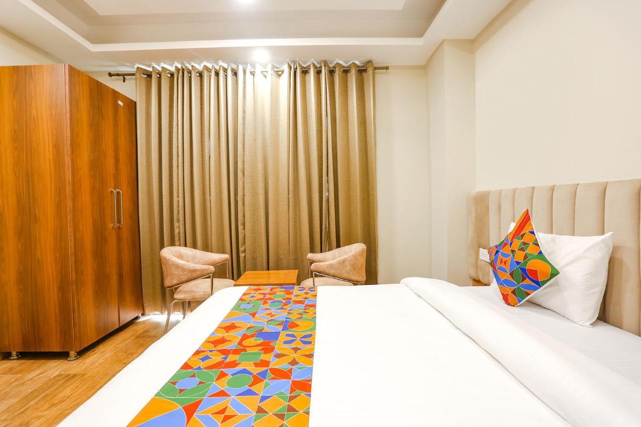 Fabhotel Raahi Retreat Gurgaon Bagian luar foto