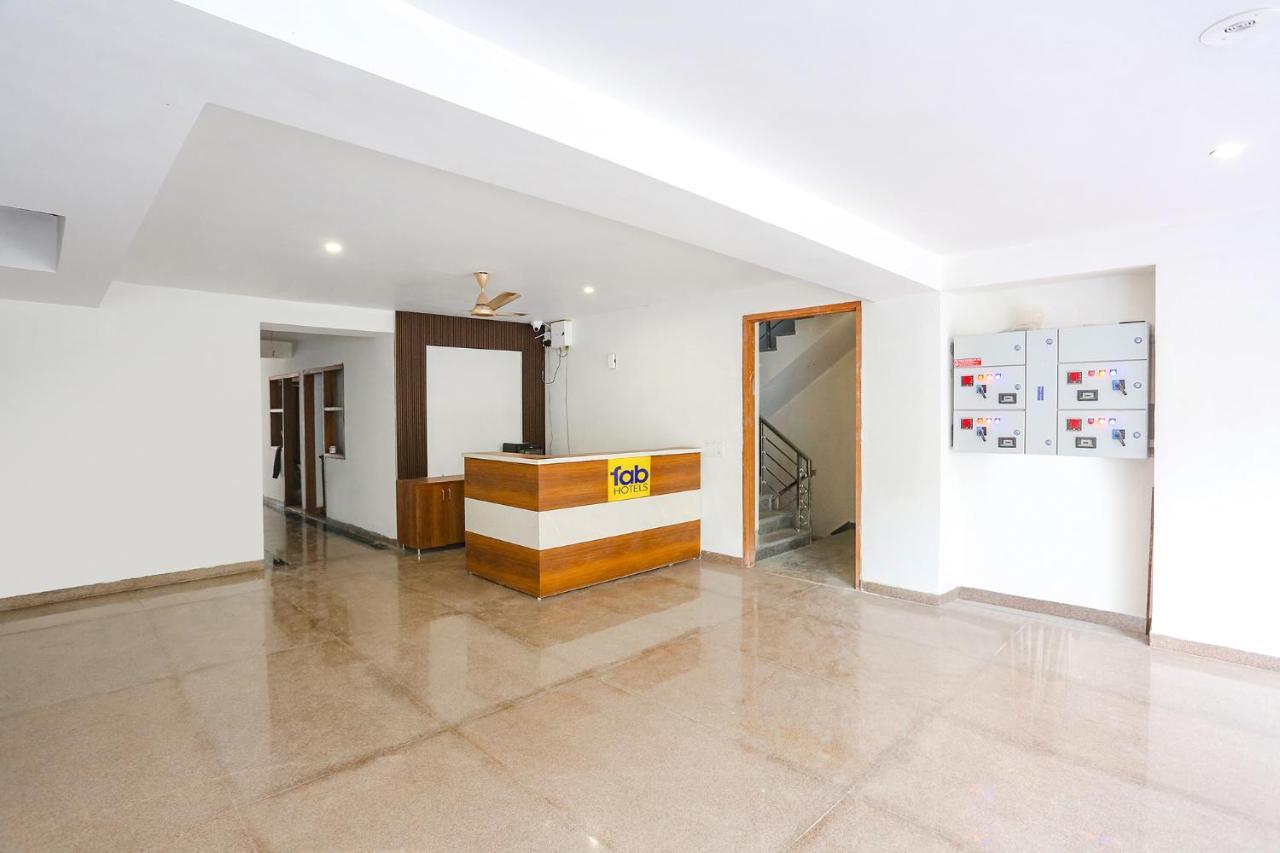 Fabhotel Raahi Retreat Gurgaon Bagian luar foto