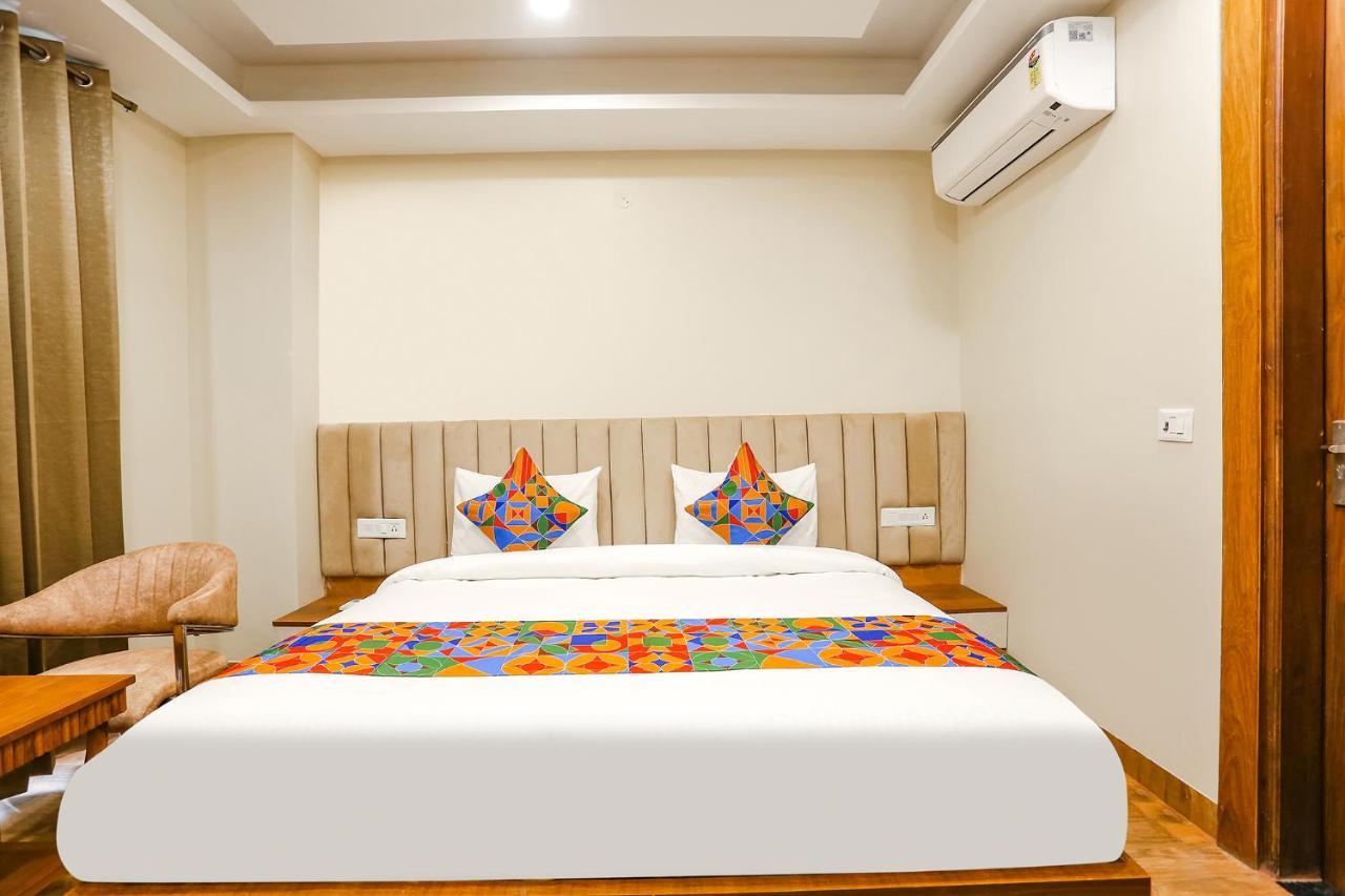 Fabhotel Raahi Retreat Gurgaon Bagian luar foto